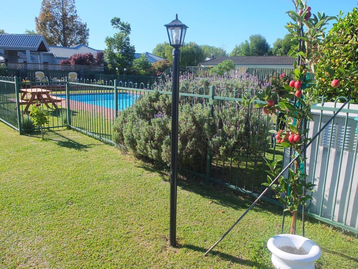 Colonial Court Motel ケンブリッジ エクステリア 写真