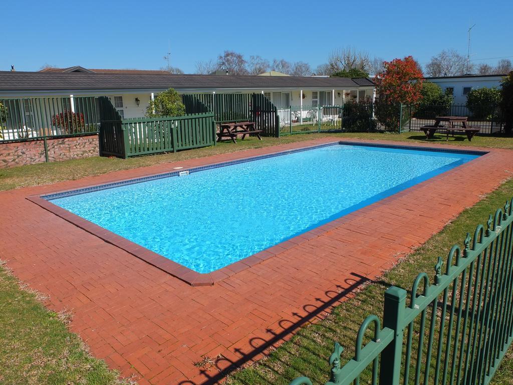 Colonial Court Motel ケンブリッジ エクステリア 写真